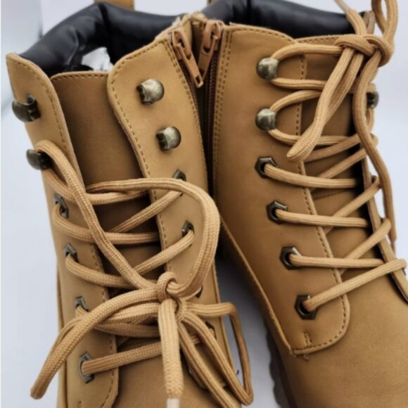 Madden Girl FFLYJ101 Tan Combat Boots Women’s 9 Lace-Up Side Zip Chunky Heel - Picture 12 of 15